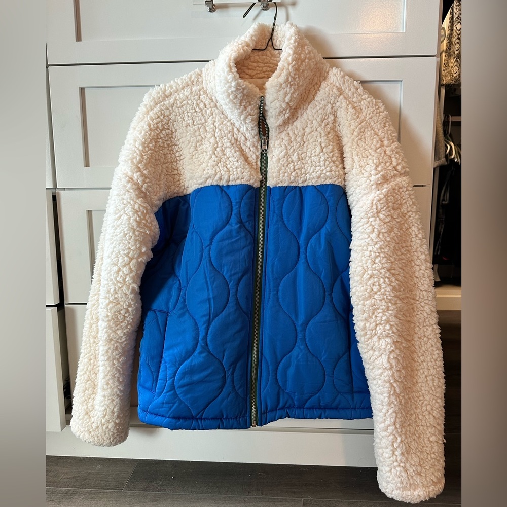 Like new!  Thread & Supply Sherpa Teddy jacket